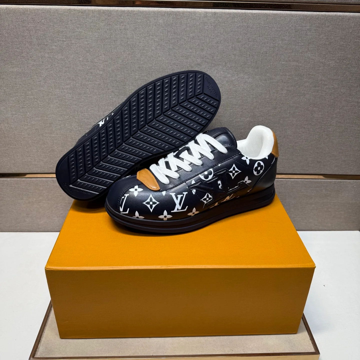 Men's men's shoes 💰pp560 [LV～] Men's casual shoes 2025z cabinet sales simultaneously 🔶Size: 38-44 #️⃣ 🔷4 colors🔜The upper is made of multi-material splicing➕Mesh lining, comfortable and breathable, sole: original comfortable and wear-resistant outsole, ⚠️real thing📱photographed🎬real thing is better📢📢📢